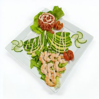 Émincés d'avocat aux crevettes