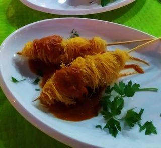 Pinchos De Gambón Hilado Crujiente con Salsa de Marisco - 2 Unidades