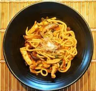 161 Spaghetti udon con frutti di mare