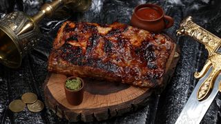 ღორის ნეკნები ტყის ალში - ღორის ნეკნები