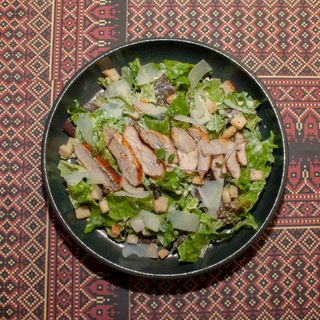Caesar  salata sa piletinom
