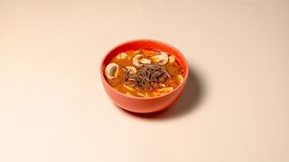 ტომ იამი სოკოთი და სობა ნუდლსით