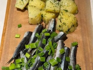 Хамса слабої солі з відвареною картоплею (150/100g)
