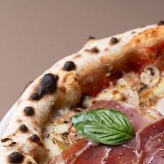 Punjena pileća prsa s umakom od gljiva