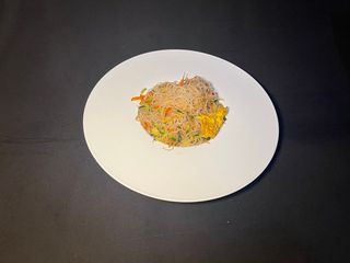 27. Spaghetti di riso con pollo