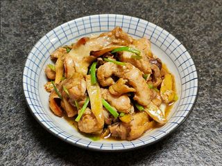 Trocitos De Pollo Con Jengibre Y Cebollitas A La Plancha