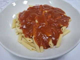 Pasta con tomate