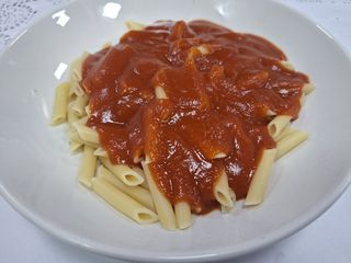 Pasta con tomate