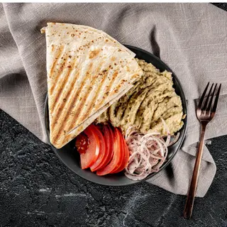 Gustare de salata de vinete, ceapa si rosii