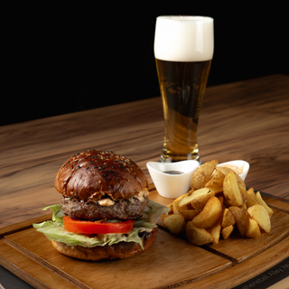 Burger with Fries (კლასიკური ბურგერი)