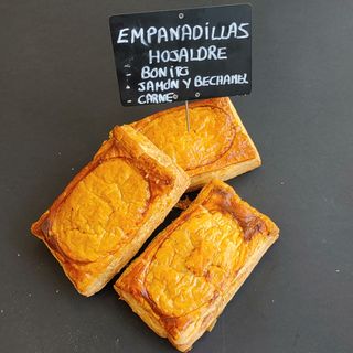 Empanadilla Hojaldre de Jamón York y Bechamel (1 ud.)