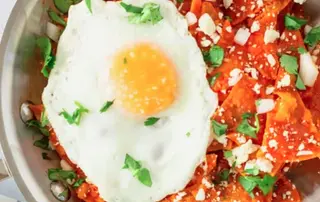 Chilaquiles rojo