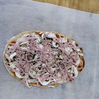 Pinsa Prosciutto E Funghi