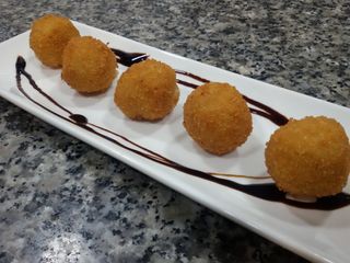 Croquetas caseras de queso azul (5 uds)