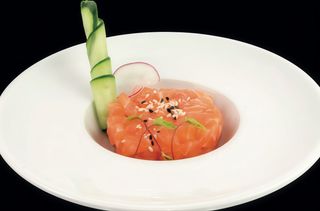 060. Tartare di salmone