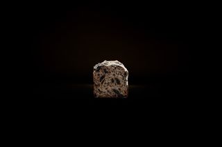 Chleb żytni z pieprzem i śliwką