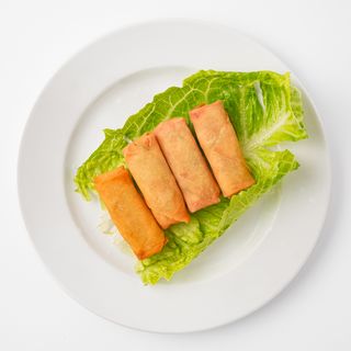 Hrskavo pržena proljetna rolica s povrćem