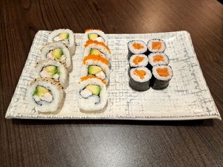 Sushi Surtido 1 (16 uds)