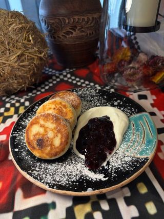 Сирники домашні з варенням