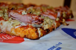 Pizza quattro gusti 1 teglia - 12 porzioni 