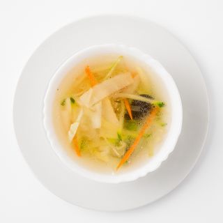 Pileća juha s rezancima