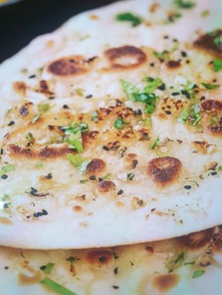 GARLIC NAAN