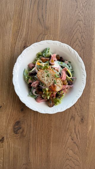 Салат з качкою та білими грибами (215г)