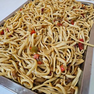 Ración De Tallarines Asiáticos Con Verduras