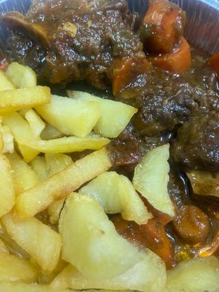 Guiso De Cola De Toro Con Papas