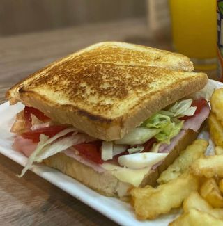 Sándwich Vegetal Con Bacon