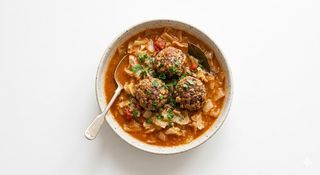 Varivo od kupusa s rajčicom i ćufte