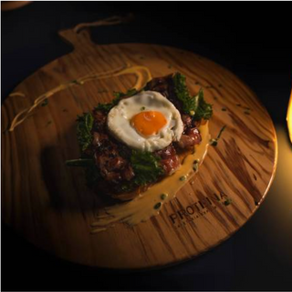 Tosta de Ovos Benedict