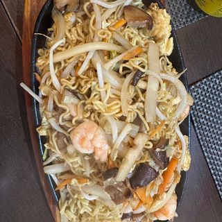 Massa Chinesa em Prato de Ferro