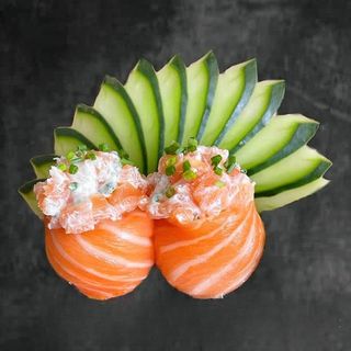Gunkan de Salmão