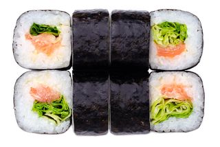 Футомакі з лососем