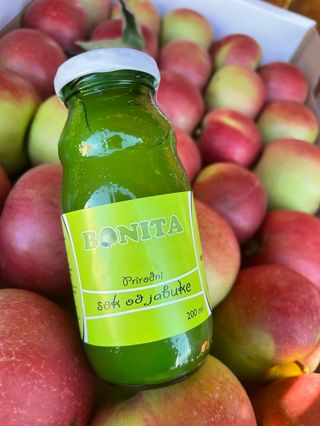 Mix eko jabuka 3kg + gratis sok 0.2l