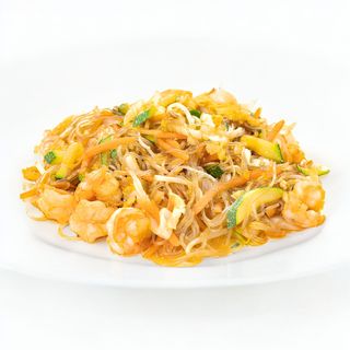 617 Spaghetti di soia cinesi saltati con gamberi, verdure