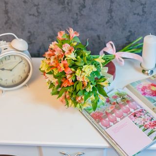 Buchet din 11 alstromerii