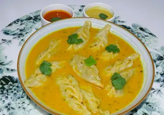 Vegetable soup momo