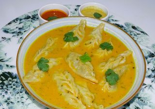 Vegetable soup momo