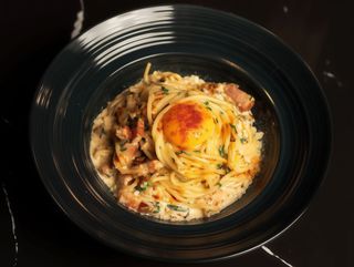 Паста карбонара з вершками та беконом (290g)