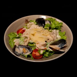 Салат з морепродуктами (300г)