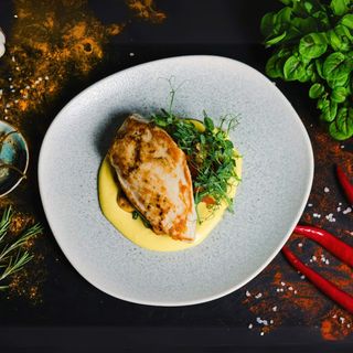 Piept de curcan cu legume