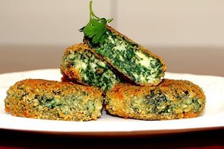 Спаначени кюфтета с моцарела и млечно чеснов сос (350г)