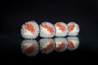 Хосомаки пушена сьомга (4бр-100г)