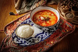 ТОМ ЯМ С КУРИЦЕЙ 