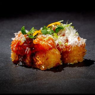 Crispy salmon rice 2 pezzi