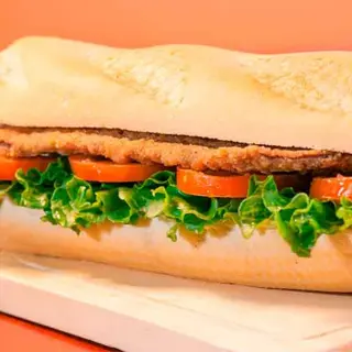 Bocadillo de pollo lechuga y tomate