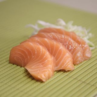 Sashimi salmone - 4 pezzi