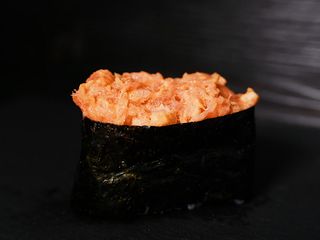 Гункан з тунцем (45г)